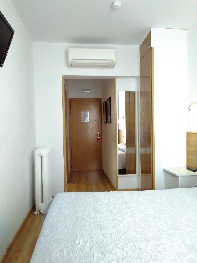 Hostal Nersan2 Madrid Bagian luar foto
