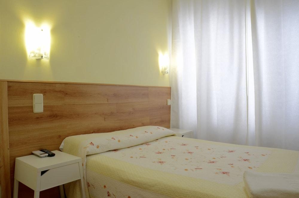 Hostal Nersan2 Madrid Bagian luar foto