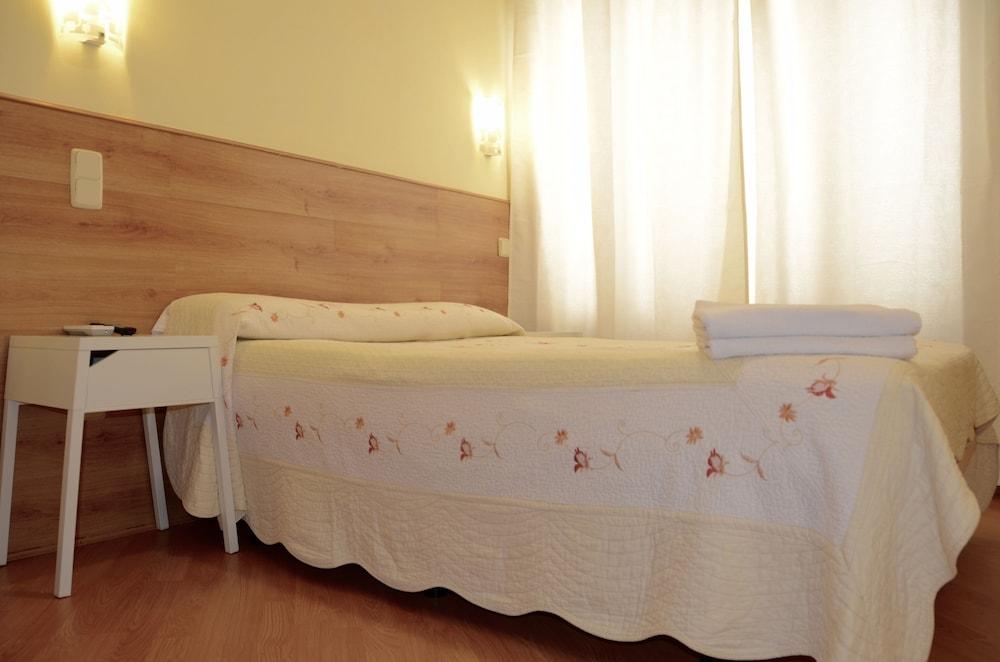 Hostal Nersan2 Madrid Bagian luar foto
