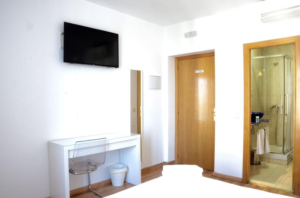 Hostal Nersan2 Madrid Bagian luar foto
