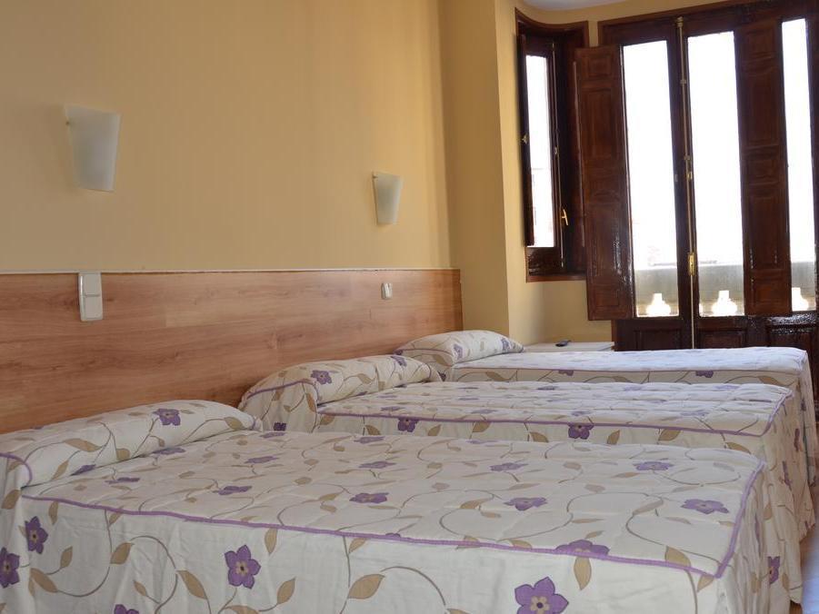 Hostal Nersan2 Madrid Bagian luar foto