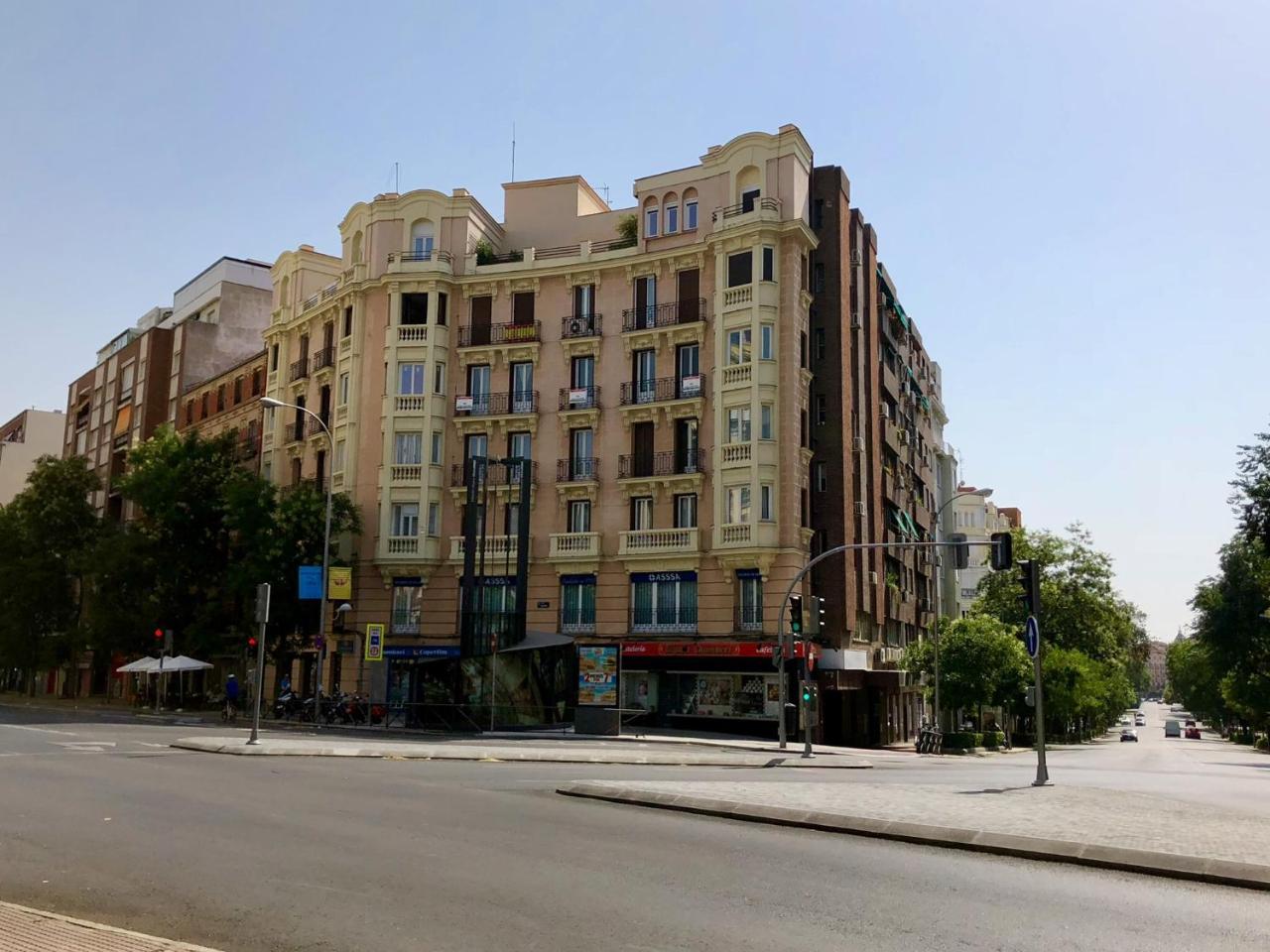 Hostal Nersan2 Madrid Bagian luar foto